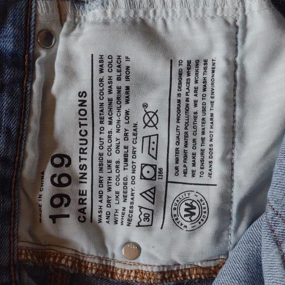 Gap 1969 Distressed Denim Sexy Boyfriend Shorts Size 27 - Picture 4 of 5